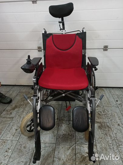 Коляска инвалидная с электроприводом MET comfort