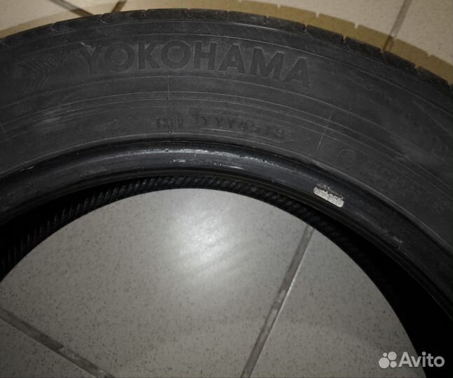 Yokohama BluEarth RV-02 215/60 R17