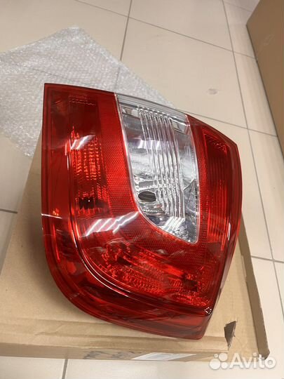 Фонарь задний skoda rapid