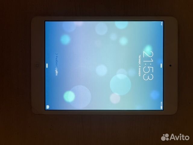 Продам iPad-mini первое поколение (16Gb)