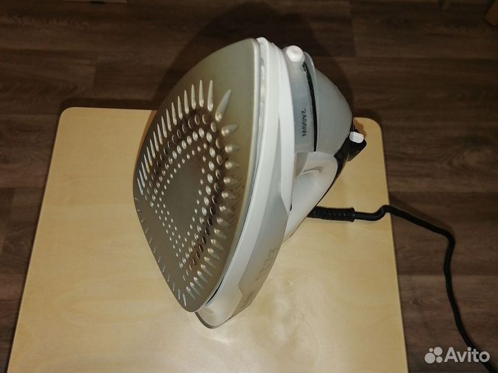 Утюг Polaris PIR 2470K