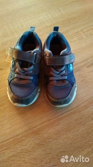 Кроссовки 26р