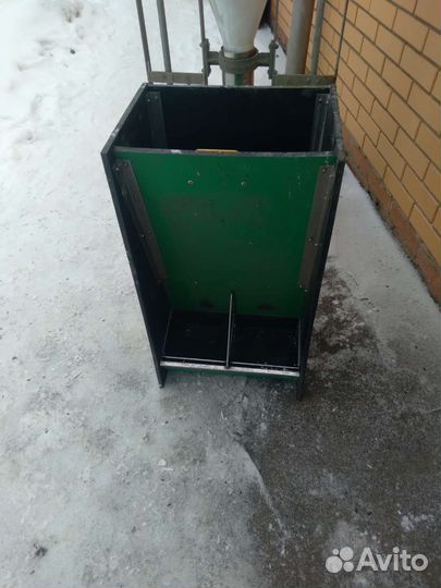 Бункерная кормушка