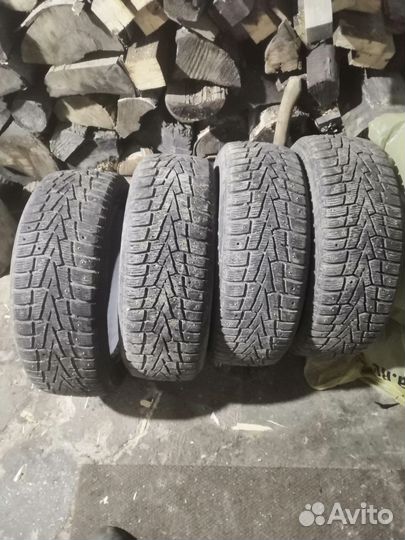 Roadstone Winguard 215/55 R17