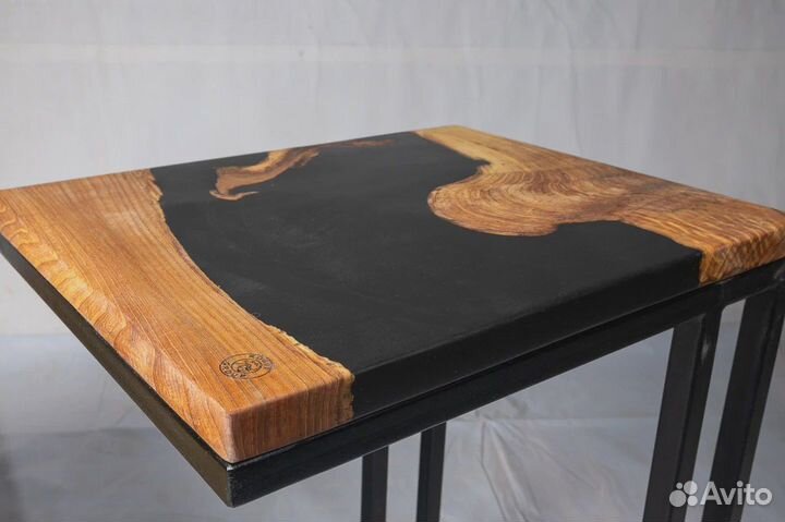 Журнальный столик из массива дерева 