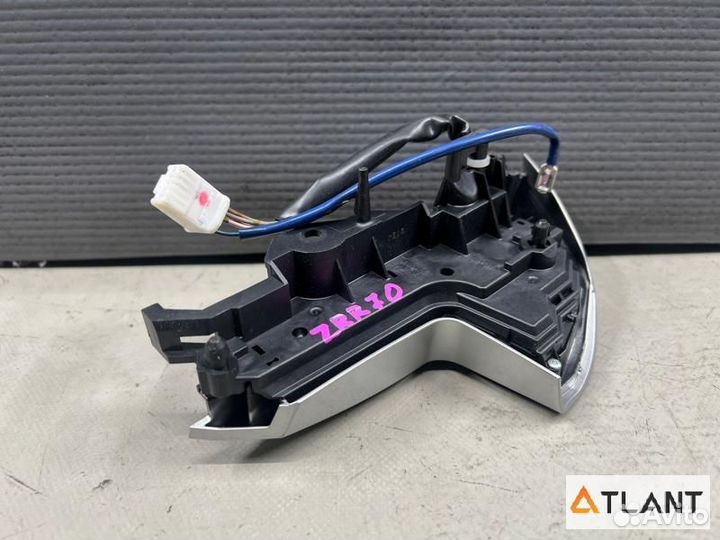 Кнопки на руль левый toyota noah