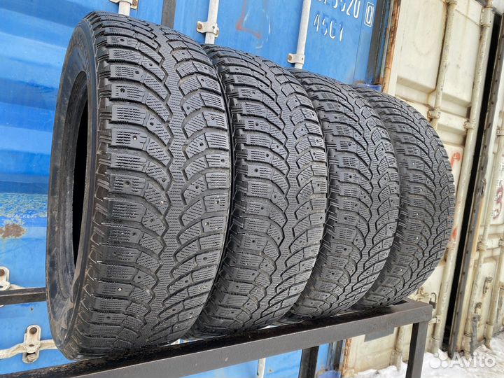 Bridgestone Blizzak Spike-01 245/65 R17