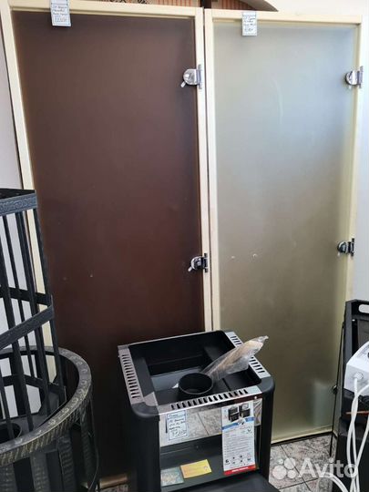 Дверь стеклянная для бани