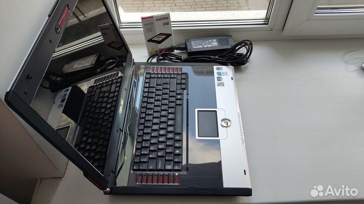 Asus ROG G2s T9300/4gb + /240gb SSD/8600m GT
