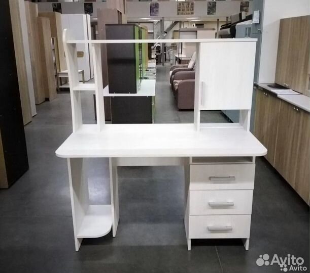 Компьютерный стол, новый
