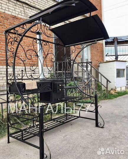 Мангал с крышей