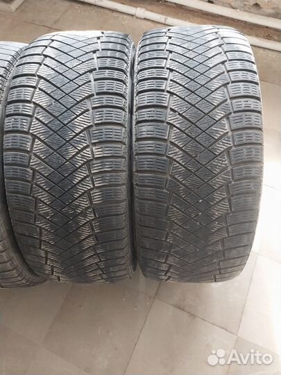 Pirelli Ice Zero 255/45 R20