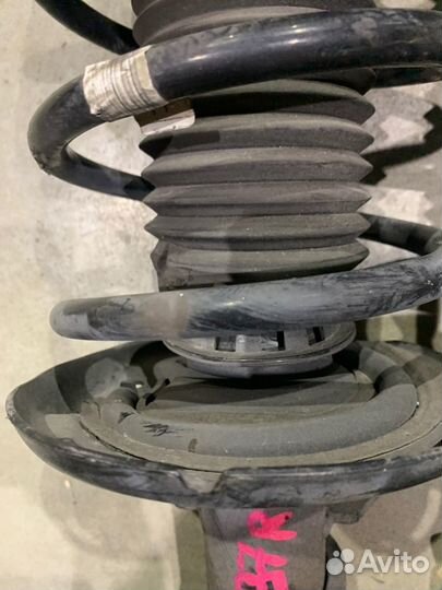 Стойки передние с пружинами передние Mercedes-Benz