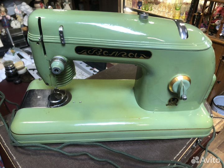 Швейная машинка Волга 1950 года