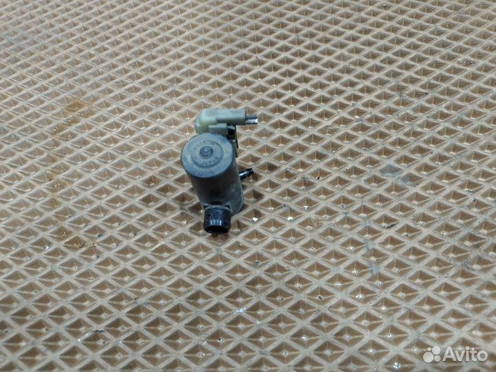 Насос омывателя Honda Odyssey RA8 J30A 2001