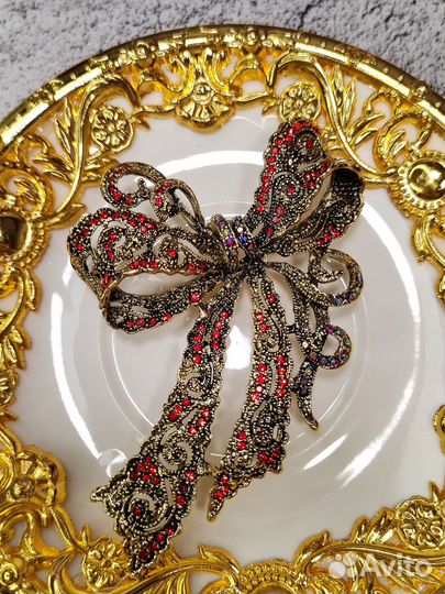 Брошь Бант с длинными лентами