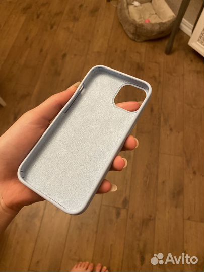 Чехол на iPhone 13