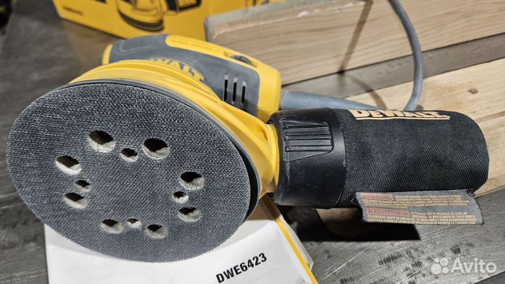 Шлифовальная машина Dewalt DWE6423