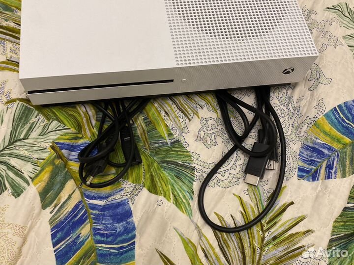 Xbox one s 1tb с играми