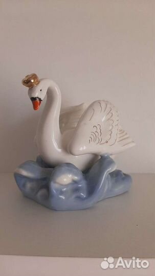 Лебедь фарфор