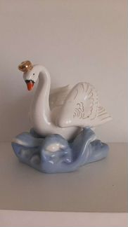 Лебедь фарфор