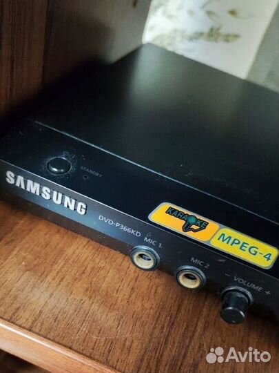 DVD плеер с функцией караоке Samsung DVD-P366KD