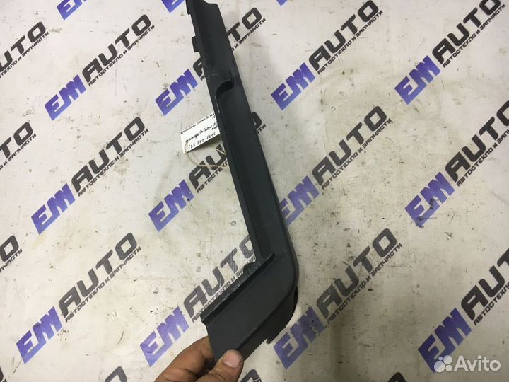 Кронштейн полки багажника левый Шкода Октавия А5