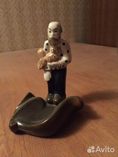 Фарфоровая фигура