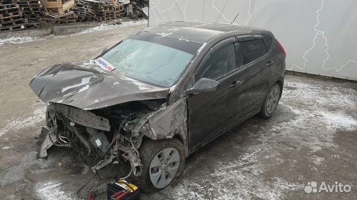 Фонарь задний (стоп сигнал) Hyundai Solaris (RB) 92700-1R200