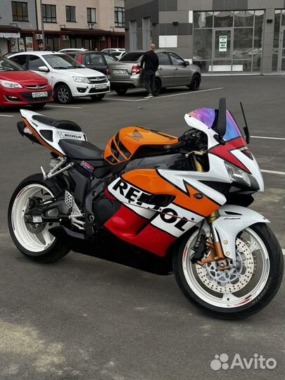 Honda cbr 1000rr