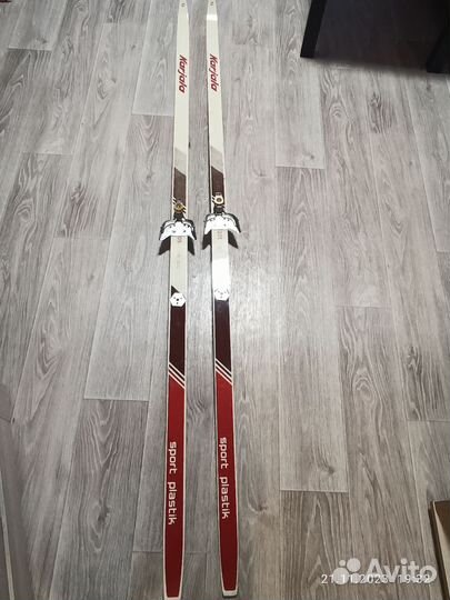 Беговые лыжи