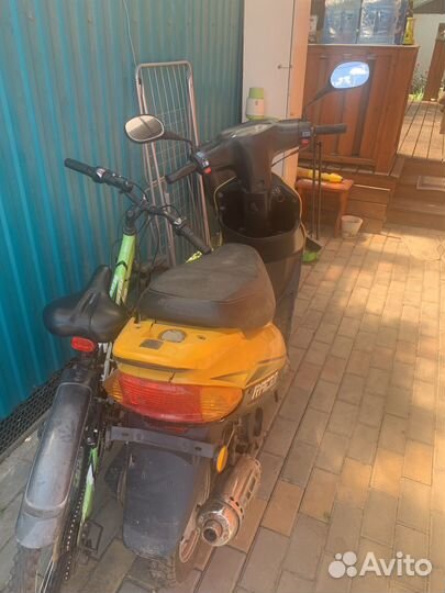 Продам скутер Racer