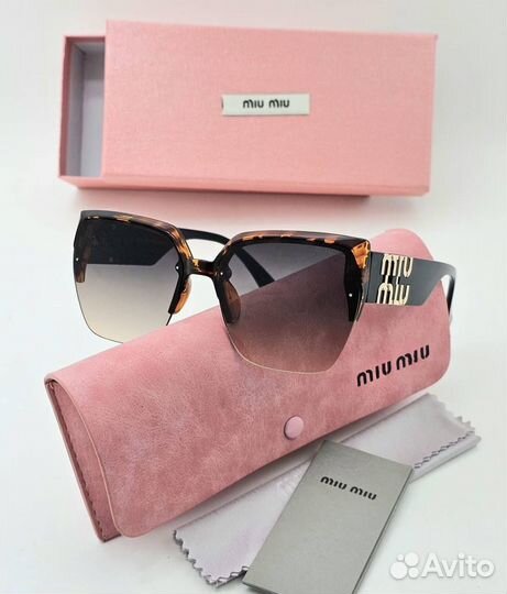 Солнцезащитные очки женские Miu Miu