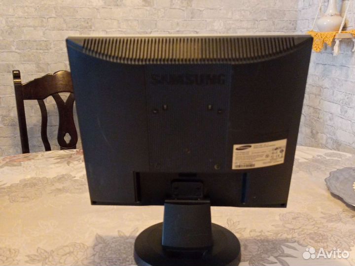 Монитор Samsung