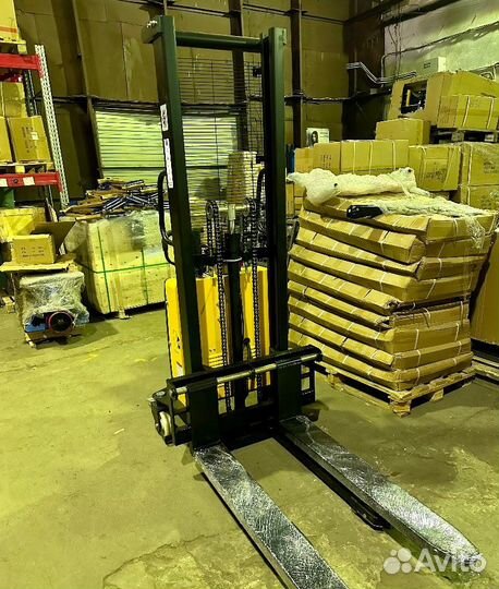 Штабелер с электроподъемом 1,5 тонны