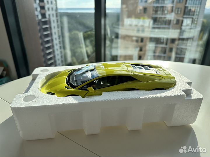 Lamborghini Aventador 1:18 Lime