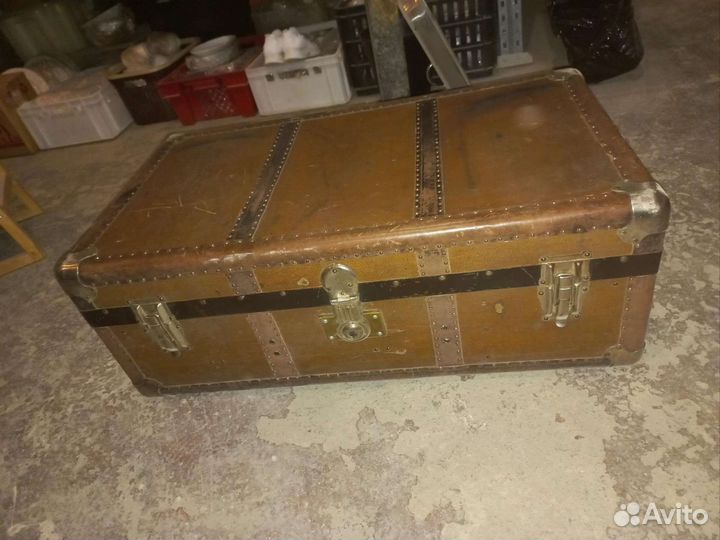 Сундук старинный