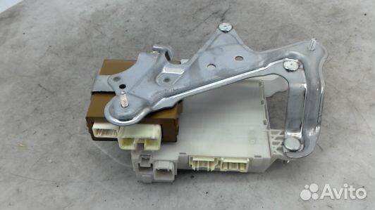 Блок предохранителей lexus GS 4 (83H09M102)