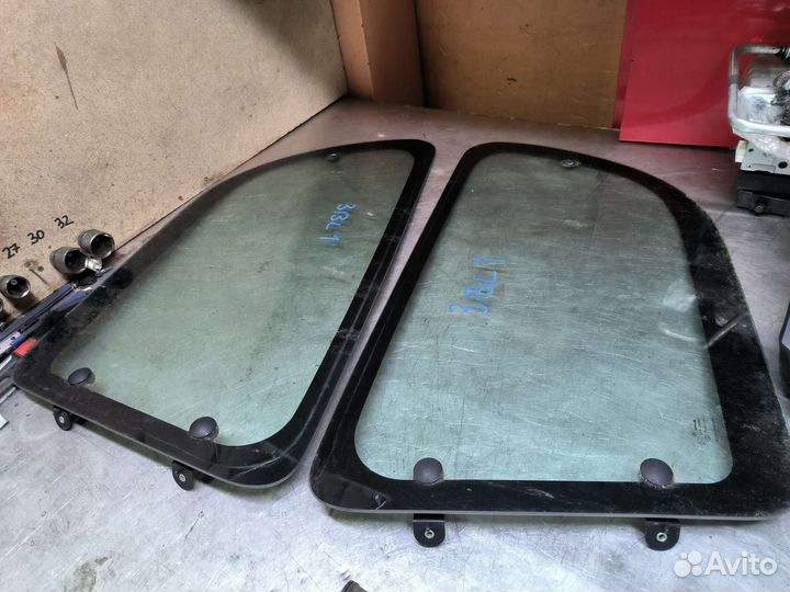 LADA Largus форточка заднего крыла левая правая