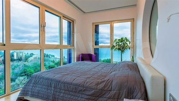 2-к. квартира, 93 м², 17/27 эт.