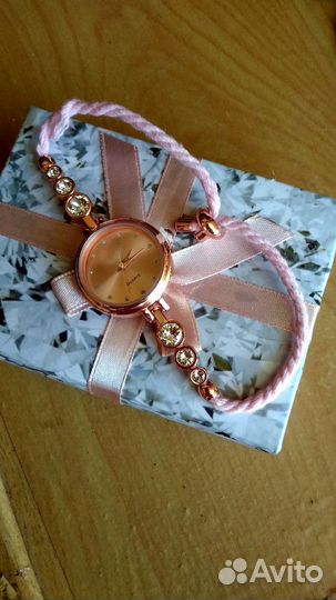 Часы-браслет