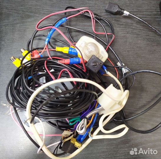 Продам магнитолу для Toyota Corolla Е 150