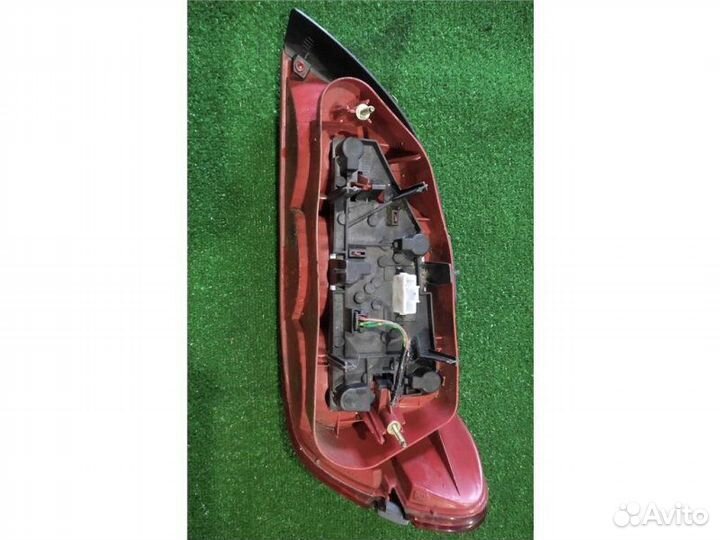 Фонарь задний левый Peugeot 406 2000