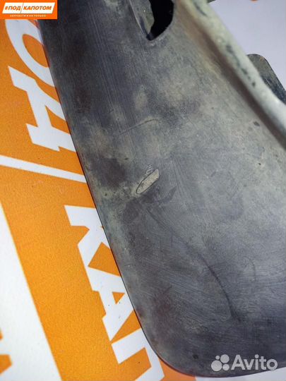 Брызговик передний правый Mitsubishi Outlander 2