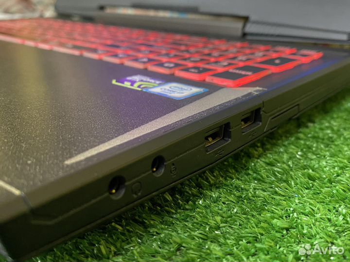 Игровой ноутбук i7/8/256/1060 6GB