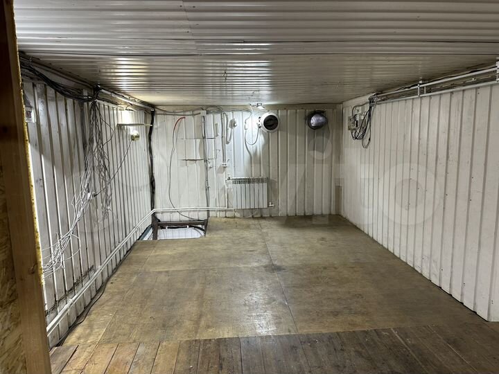 Гараж, > 30 м²