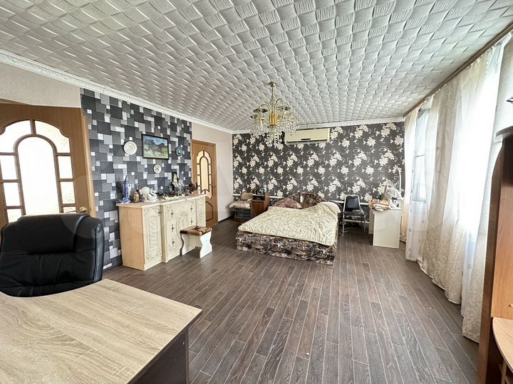 Дом 201 м² на участке 11 сот.