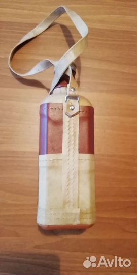 Бутылка в кожаном футляре