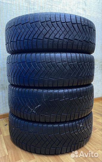 Pirelli Ice Zero FR 215/65 R17