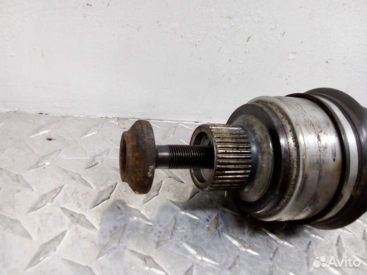 Полуось передняя R Audi Allroad C7